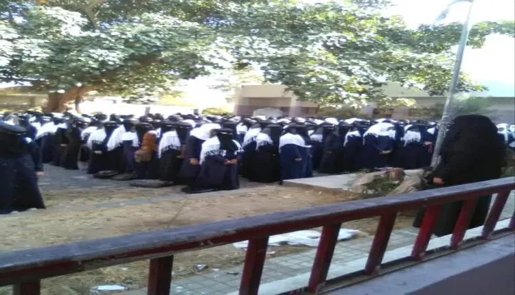 قيادات حوثية تقتحم مدارس بنات جبلة وتجبرهن على أمر...