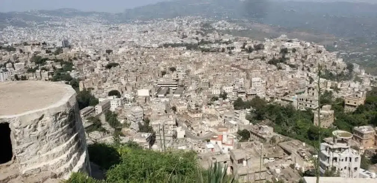 الحوثيون يصعّدون انتهاكاتهم بحق الطالبات في إب