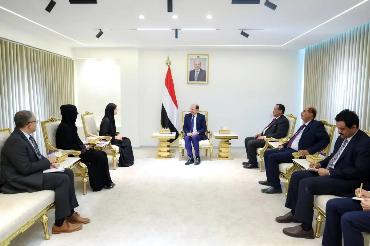 رئيس الوزراء وزير الخارجية يستقبل في عدن بعثة اللجنة الدولية للصليب الأحمر