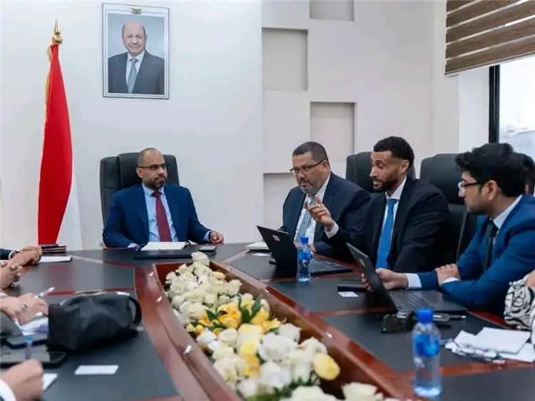 وزير الاتصالات يبحث مع وفد البنك الدولي أولويات ال...