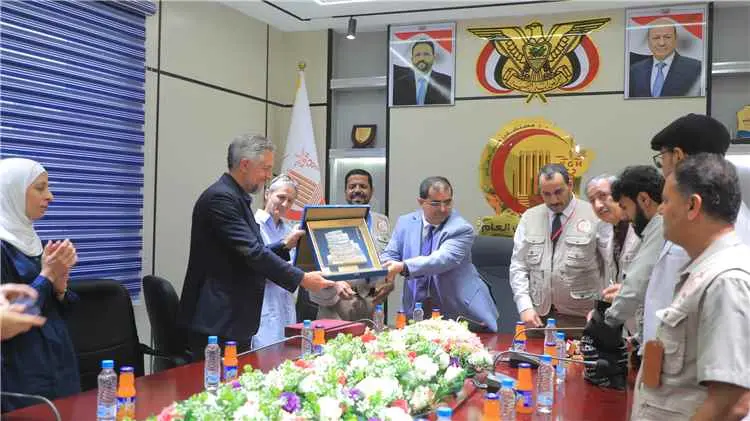 سفير الإتحاد الأوروبي وسفيرة هولندا يطلعان على مست...