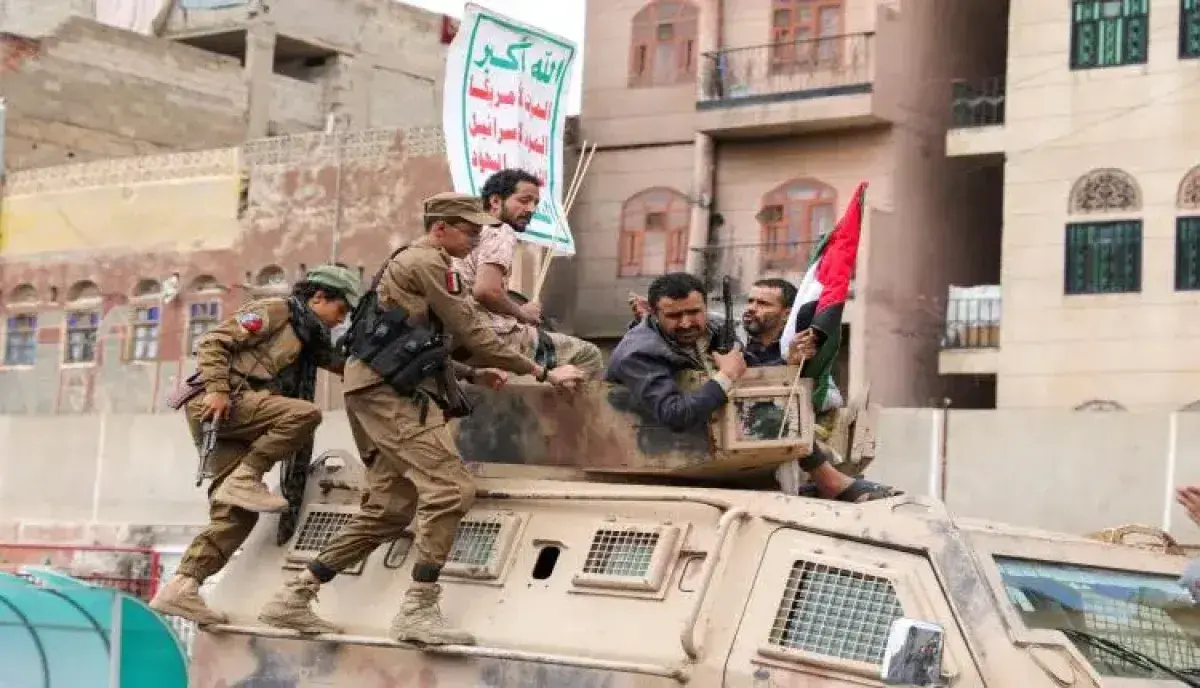 صحيفة لندنية تكشف : تصدعات هيكلية تضرب صفوف الحوثي...