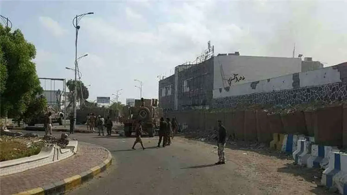تعزيزات أمنية في عدن عقب محاولة اقتحام مبنى البحث...