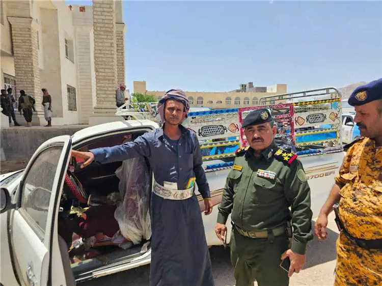 شرطة شبوة تستعيد سيارة مواطن مسروقة وتسلمها لمالكها