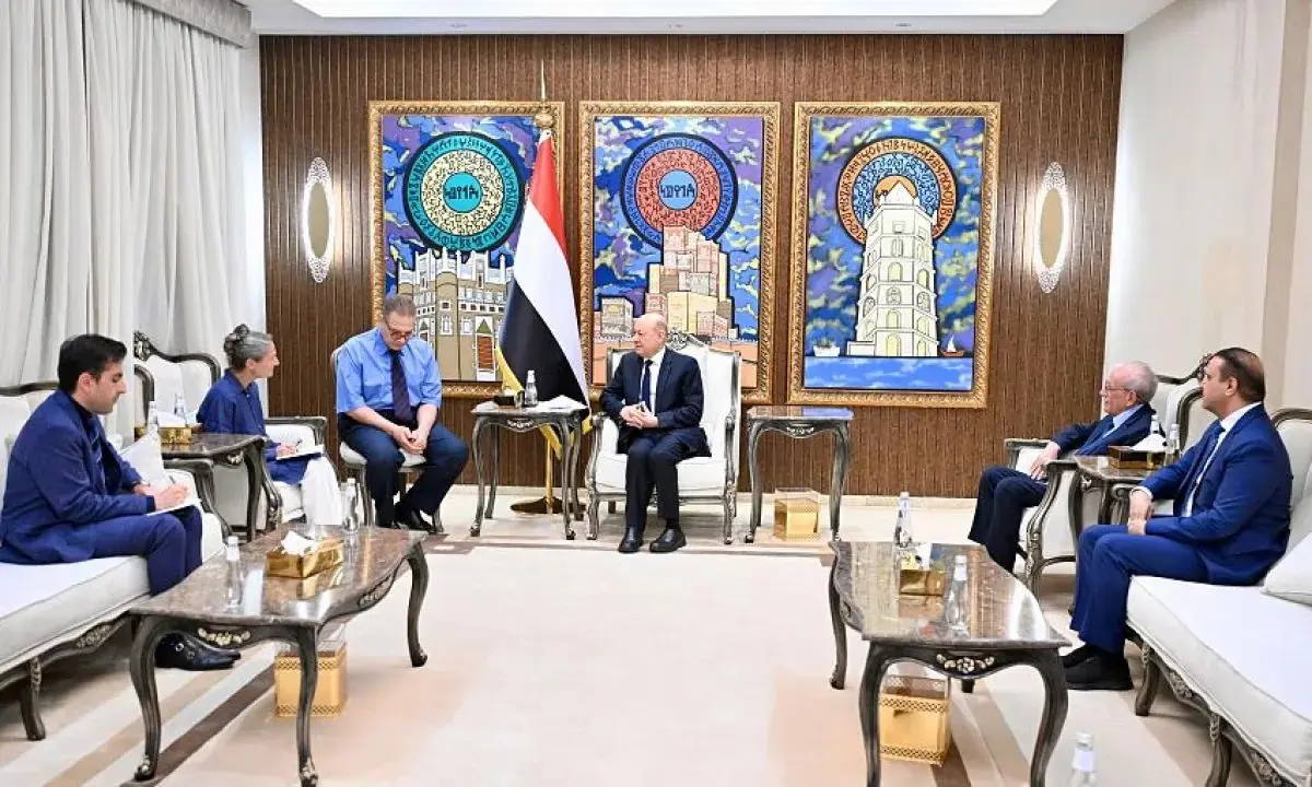 الرئاسي اليمني يدعو الأوروبيين لفرض عقوبات على الح...