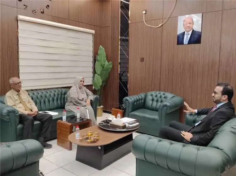 وزير الخدمة المدنية ووزيرة الدولة لشؤون المرأة يناقشان أوضاع الموظفات وتعزيز حماية حقوقهن الوظيفية