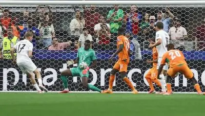 النرويج تعبر كوت ديفوار لملاقاة البرازيل
