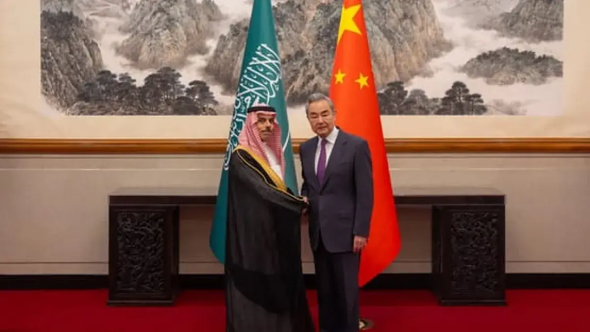 السعودية والصين تؤكدان أهمية أمن الملاحة في مضيق ه...