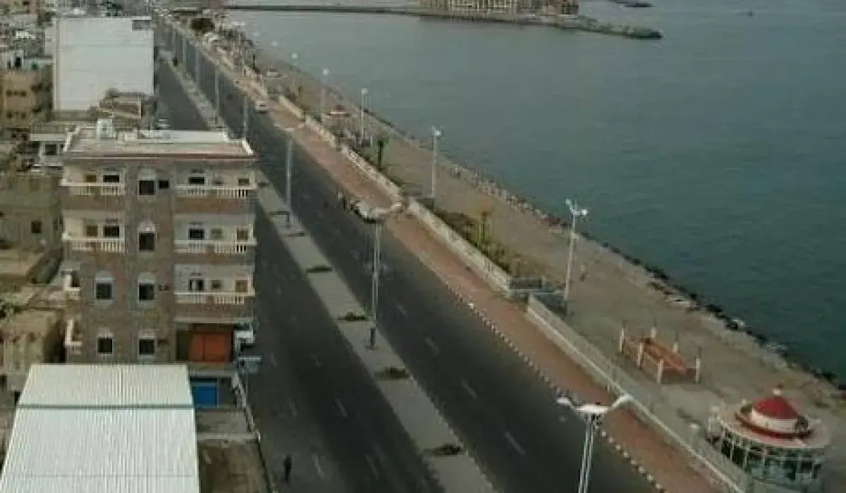 الحوثيون يأمرون بإخلاء أسر من منازلها بالحديدة لمش...