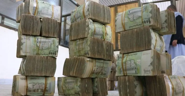 حكومة صنعاء تبدأ صرف تعزيزات مرتبات إبريل لموظفي الدولة