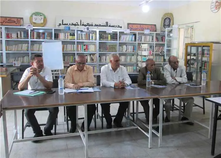مجلس آباء مدارس مدينة تعز يناقش مع الإعلاميين تحدي...