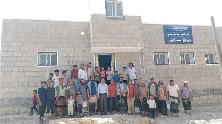مدير عام ردفان يقص شريط افتتاح المركز النسوي بقرى...