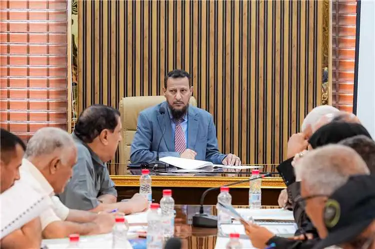 المكتب التنفيذي يؤيد مخرجات مؤتمر الشراكة بمنح الس...