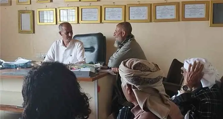 مدير عام الشؤون الاجتماعية والعمل بلحج يتفقد أصول جمعية تعاونية لبعوس متعددة الأغراض ويناقش سبل تذليل تحدياتها