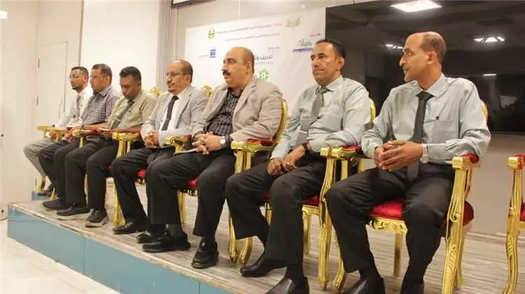 مدير تربية ساحل حضرموت يدشن برنامج "ملتقى نخبة الق...