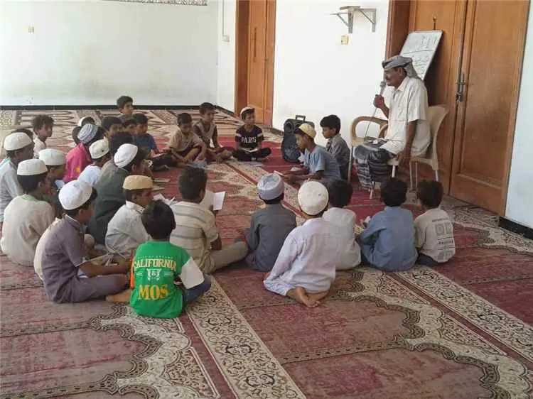 رئيس مجلس الخدمات بالمجلس المحلي أحور يتفقد سير ال...