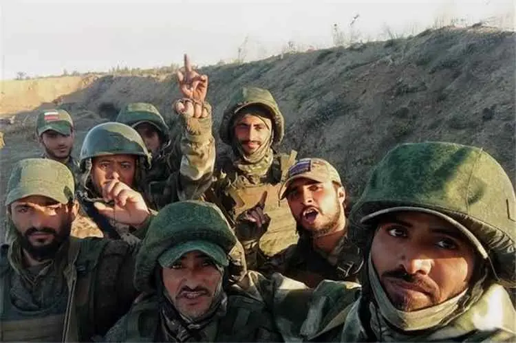 العاصمة المؤقتة عدن تحتضن اجتماعًا أمنيًا وسياسيًا...