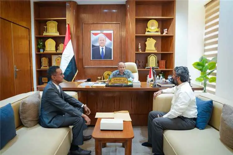 الخنبشي يطّلع على أوضاع مصلحة الهجرة والجوازات واح...