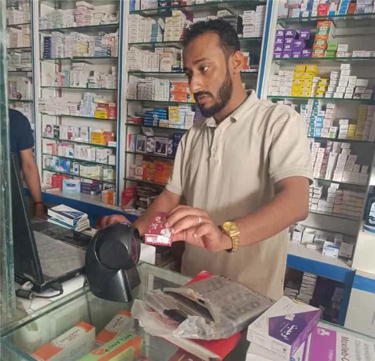 مكتب الصحة بالمهرة ينفذ حملة رقابية على الصيدليات...