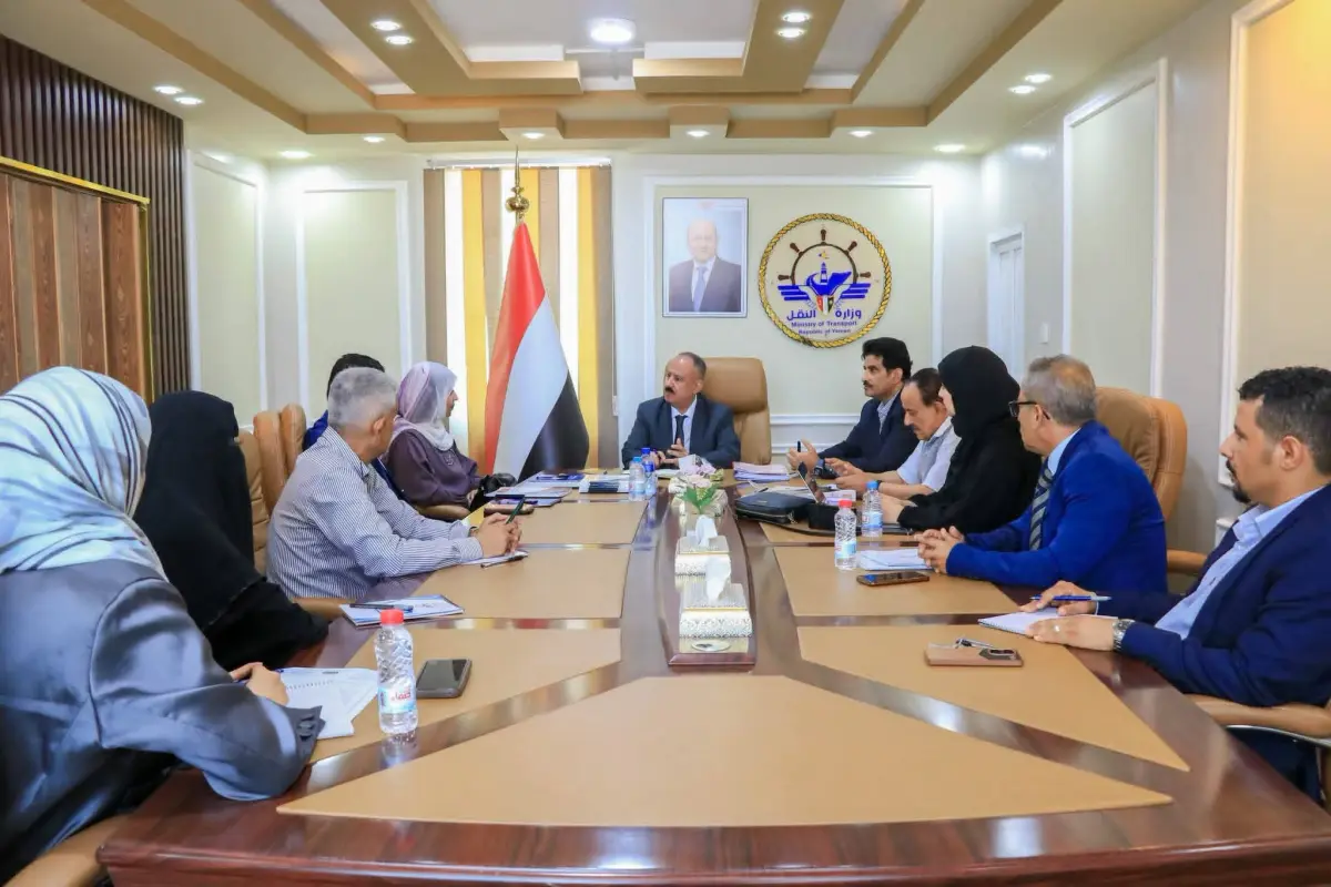 وزير النقل يناقش مع رئيس الجهاز المركزي للاحصاء تع...