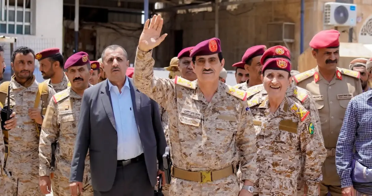 وزير الدفاع: محور عتق العمود الفقري للمنطقة العسكر...