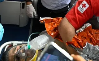 إنقاذ رجل من بين الأنقاض بعد ثمانية أيام على زلزال...