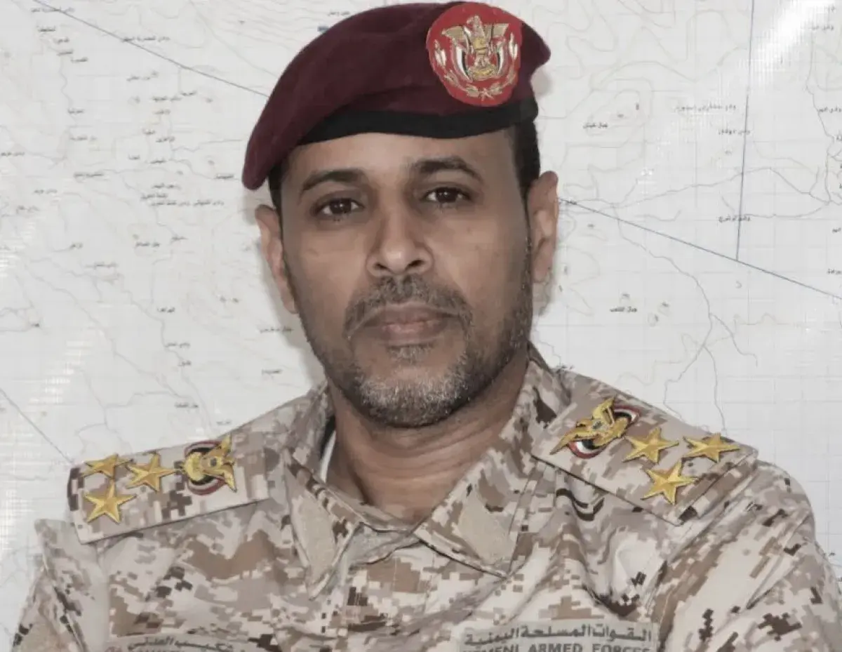 وفاة العميد أيمن شكيب في تعز إثر ذبحة صدرية مفاجئة
