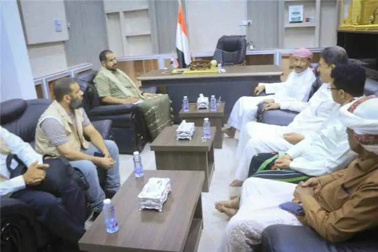 الوكيل بارباع ووكيل المحافظة للتنمية يطلعان  على خ...