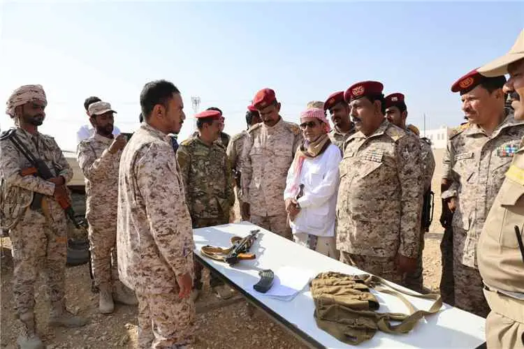 قائد المنطقة العسكرية الثانية يدشّن المرحلة الثاني...