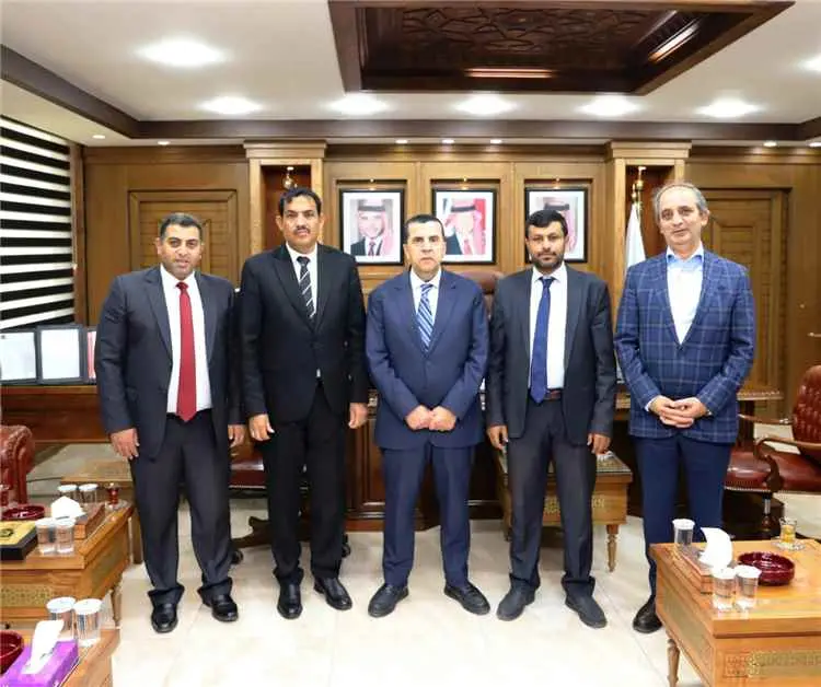 الأردن..نائب رئيس جامعة إقليم سبأ يبحث مع رئيس جام...