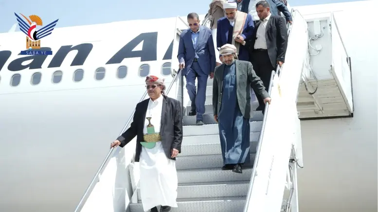 وفد حوثي رفيع يغادر صنعاء إلى طهران على متن طائرة...