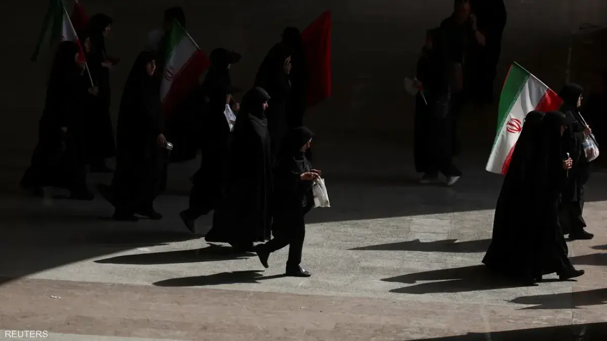 ترامب يمنح إيران مهلة أسبوع لإقامة جنازة خامنئي