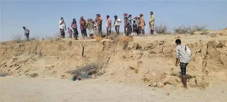 لجنة من مكتب الأشغال العامة بلحج تنفذ مسحًا ميداني...
