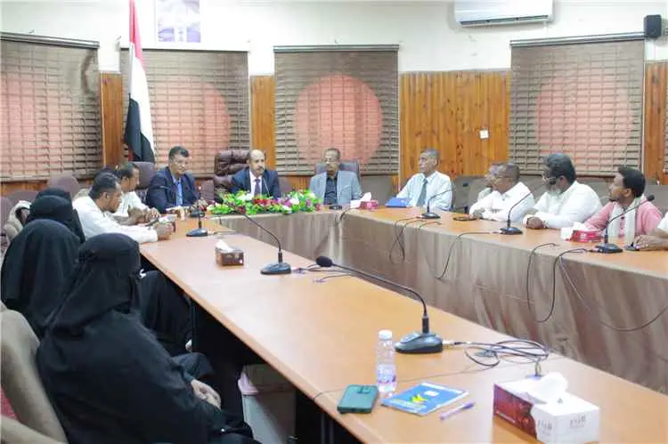 نائب وزير الشؤون الاجتماعية والعمل "الجماعي" يلتقي...