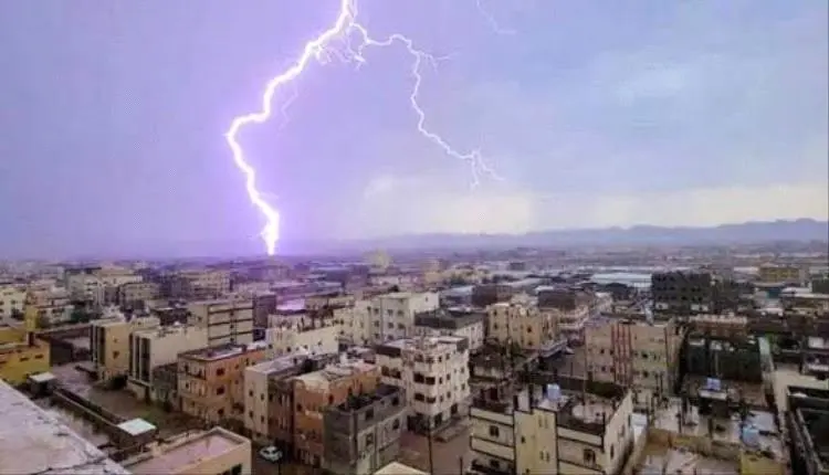 مصـ,ـرع خمسة بينهم طفل وأسرة كاملة.. تفاصيل ليلة مأساوية عاشتها محافظتان تحت ضـ,ـربات الصـ,ـواعق