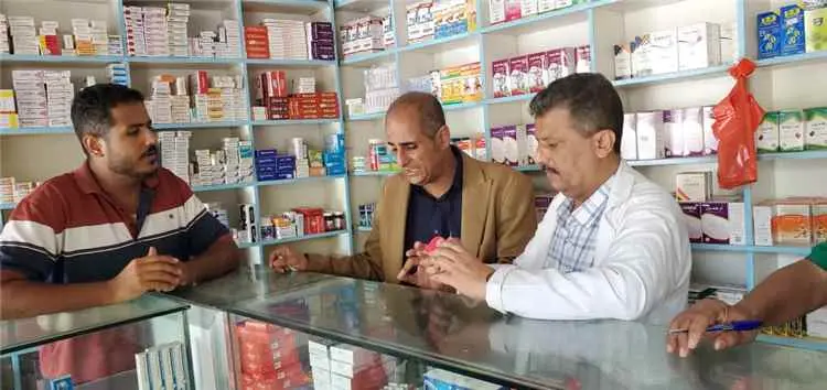 حملة رقابية مشتركة تضبط مخالفات في عدد من صيدليات...