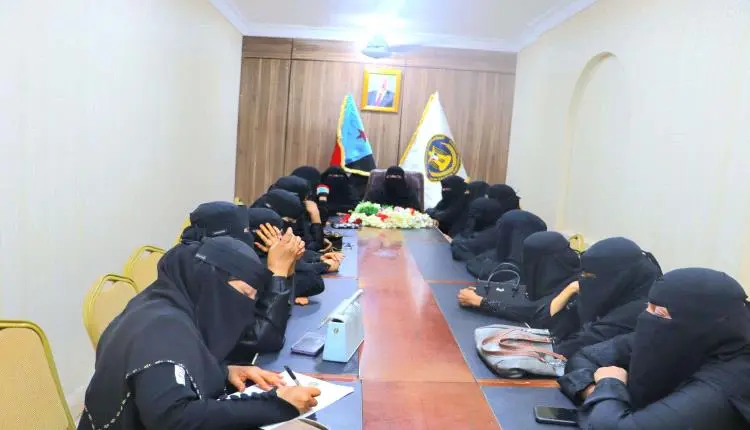 انتقالي حضرموت يعقد لقاءً بالقطاع النسوي لتعزيز ال...