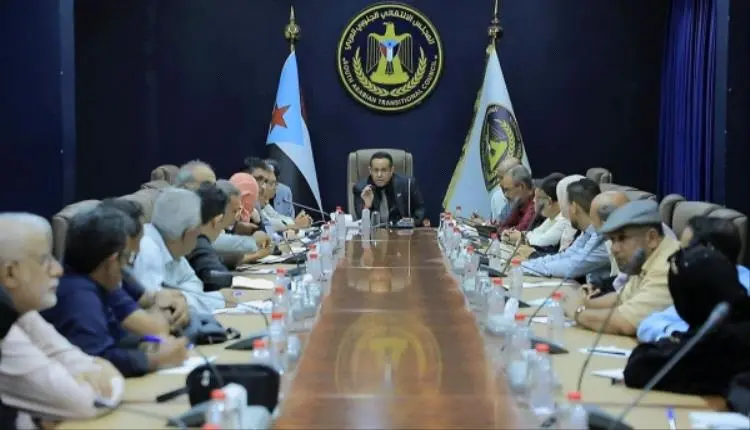 الانتقالي الجنوبي يقر احتجاجات سلمية في عدن وحضرمو...