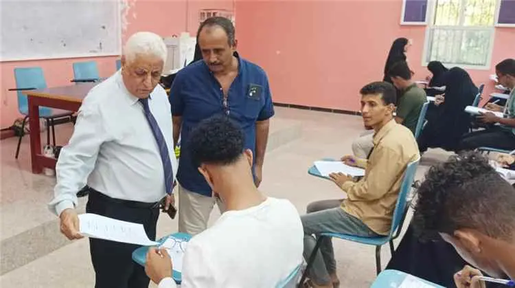 رئيس جامعة لحج يتفقد سير العملية الامتحانية بكلية ناصر للعلوم الزراعية في يومها الأول