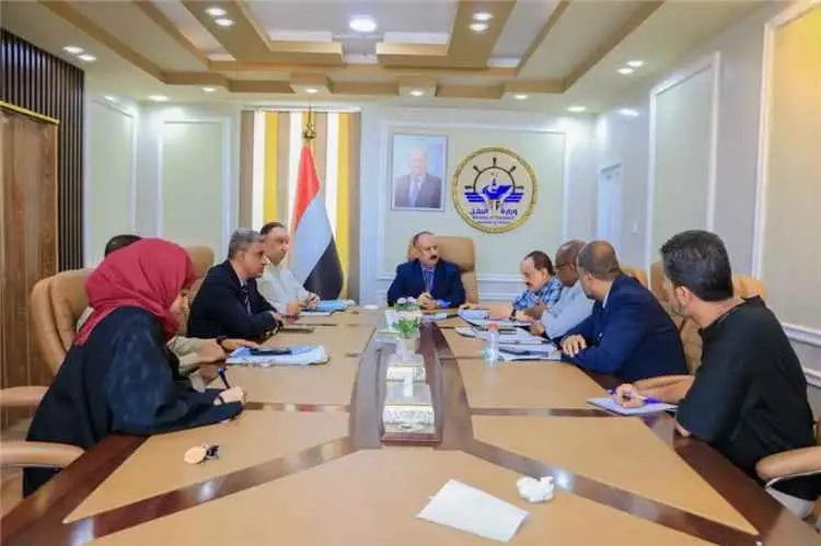 الحكومة تُسرّع اعتماد ميناء قنا.. ووزير النقل يوجه...