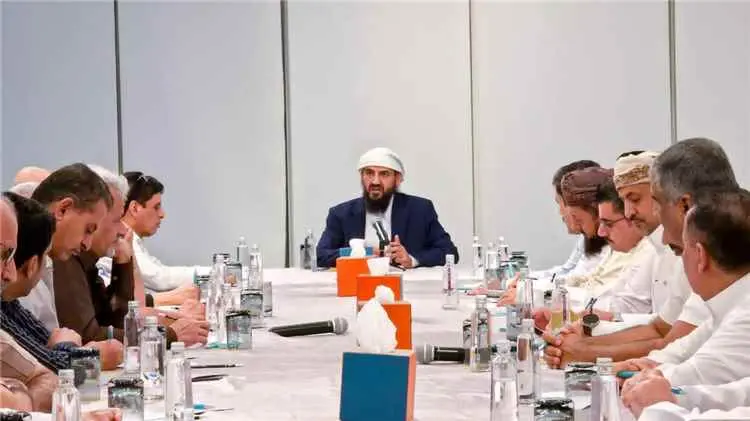 المحرّمي يعقد لقاءً موسعاً مع الوفد الجنوبي ويؤكد...