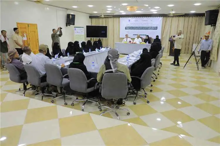 الوكيل جمعان بارباع  يدشن ورشة لتعزيز مشاركة المرأ...
