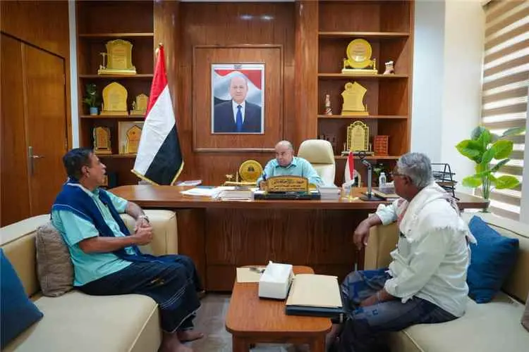الخنبشي يطلع على أوضاع مديرية القطن ويؤكد دعم جهود...