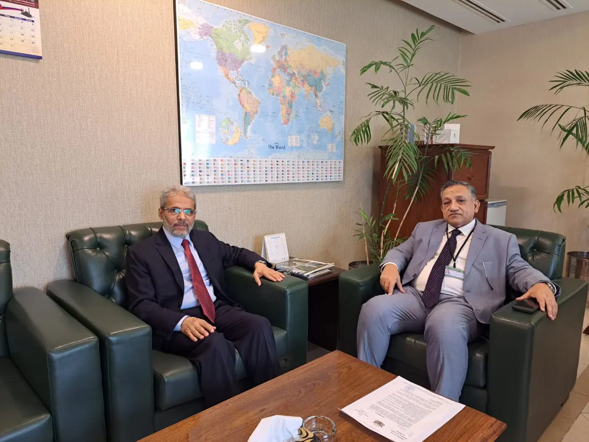 السفير العشبي يلتقي وكيل وزارة الخارجية الباكستانية لشؤون الشرق الأوسط
