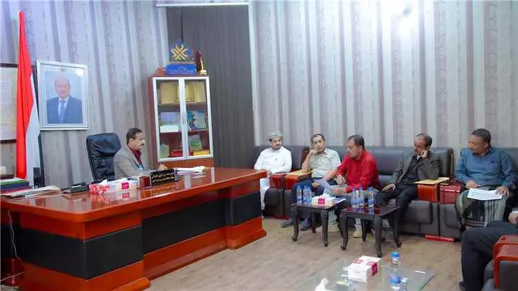 المحافظ بن الوزير يطّلع على نتائج ورشة العمل التشا...