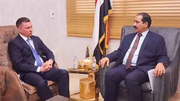 وزير الداخلية يبحث مع الملحق الأمني بالسفارة الأمر...
