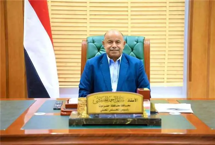 عضو مجلس القيادة محافظ حضرموت يصدر قرارات في قطاع...