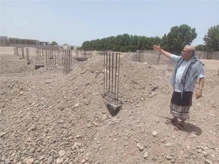 مدير عام تبن يوجه باستئناف تنفيذ مشروع المركز الصح...