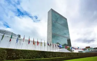 الأمم المتحدة تطلق أول حوار عالمي لحوكمة الذكاء الاصطناعي.. وغوتيريش يدعو لحظر "الروبوتات القاتلة"