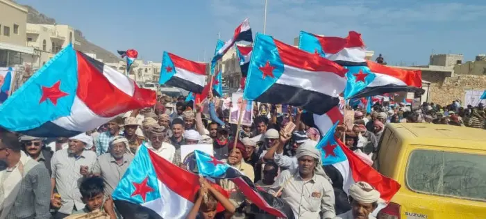 أبناء سقطرى يحتشدون رفضا للوصاية السعودية والاحتلا...